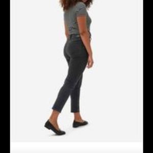 Everlane Curvy Cheeky Straight Jean size 33